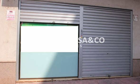 Resale - Commercial space - Torrevieja - Centro