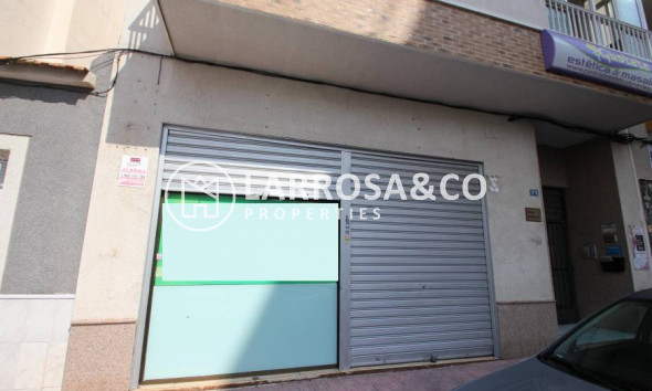 Resale - Commercial space - Torrevieja - Centro