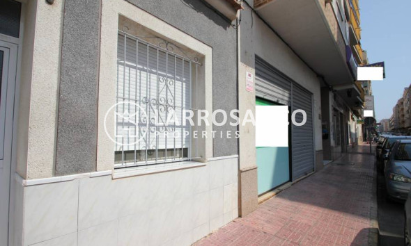Resale - Commercial space - Torrevieja - Centro