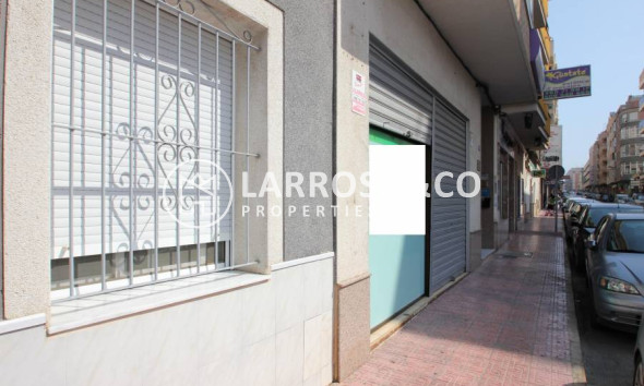 Resale - Commercial space - Torrevieja - Centro