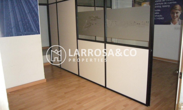 Resale - Commercial space - Torrevieja - torrevieja