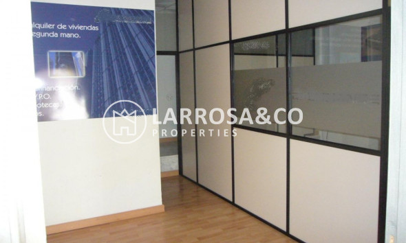 Resale - Commercial space - Torrevieja - torrevieja