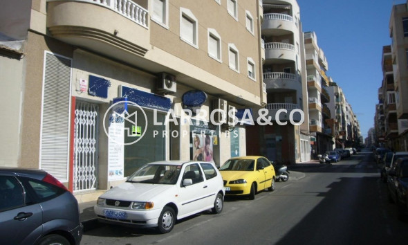 Resale - Commercial space - Torrevieja - torrevieja