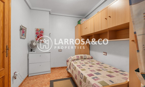Resale - Apartment - Torrevieja - Estacion de autobuses