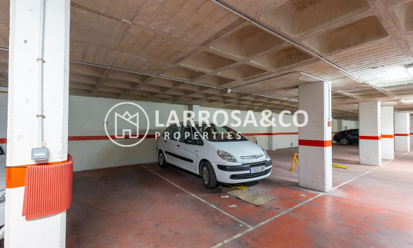 Resale - Apartment - Torrevieja - Estacion de autobuses