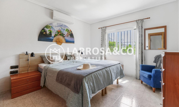 Herverkoop - Villa - Orihuela costa - Playa Flamenca
