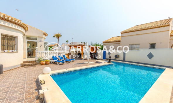 Herverkoop - Villa - Orihuela costa - Playa Flamenca