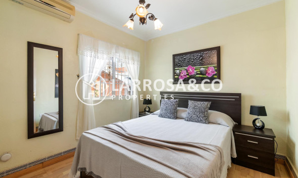 A Vendre - Villa - Orihuela costa - Punta Prima