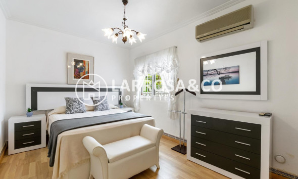 A Vendre - Villa - Orihuela costa - Punta Prima