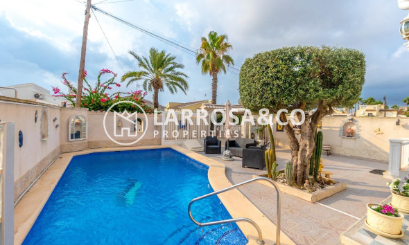 A Vendre - Villa - Orihuela costa - Punta Prima