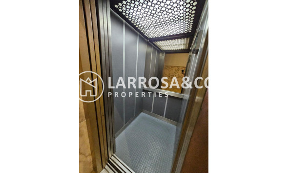 Resale - Apartment - Guardamar del Segura - Cervantes