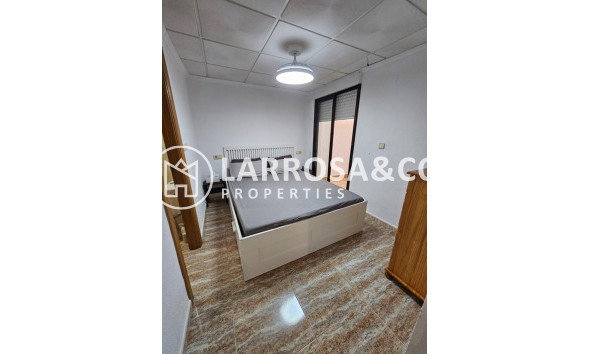 Resale - Apartment - Guardamar del Segura - Cervantes