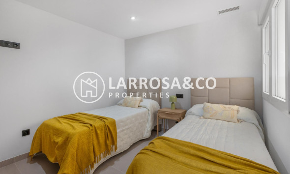 Resale - Apartment - Torrevieja - La Mata