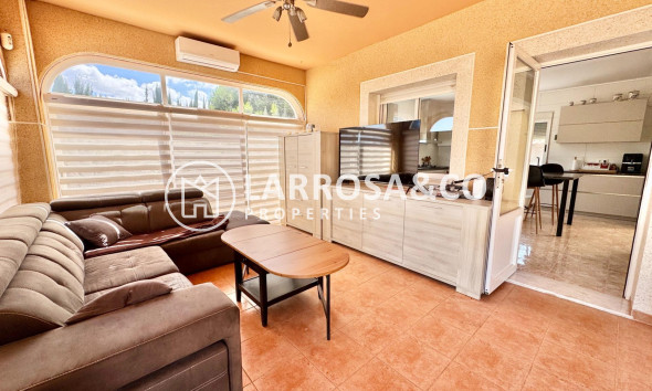 Вторичный рынок - Дом - Долорес - CMNO. ESCORREDOR