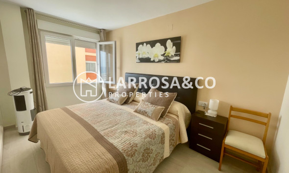 Resale - Apartment - Torrevieja - Playa del cura