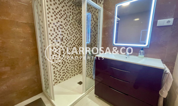 Resale - Apartment - Torrevieja - Playa del cura