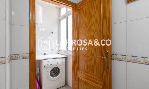 Resale - Apartment - Torrevieja - Centro