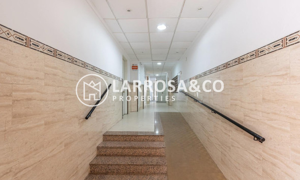 Resale - Apartment - Torrevieja - Centro
