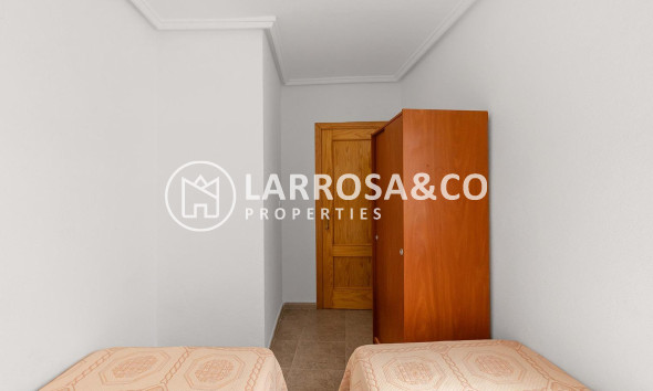 Resale - Apartment - Torrevieja - Centro