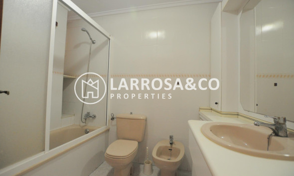 Resale - Apartment - Torrevieja - Centro