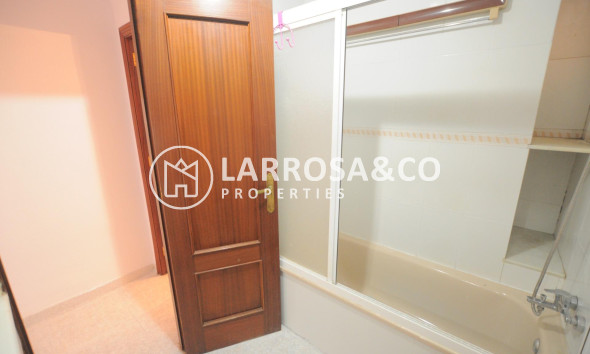 Resale - Apartment - Torrevieja - Centro