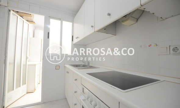Resale - Apartment - Torrevieja - Centro