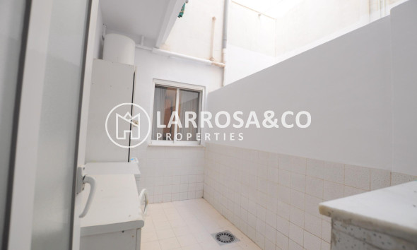 Resale - Apartment - Torrevieja - Centro