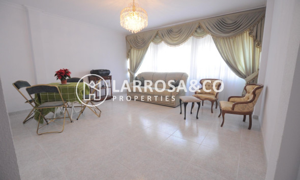 Resale - Apartment - Torrevieja - Centro