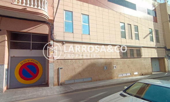 Resale - Apartment - Torrevieja - Centro