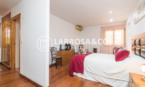 Resale - Detached House/Villa - Elche - Corte Ingles