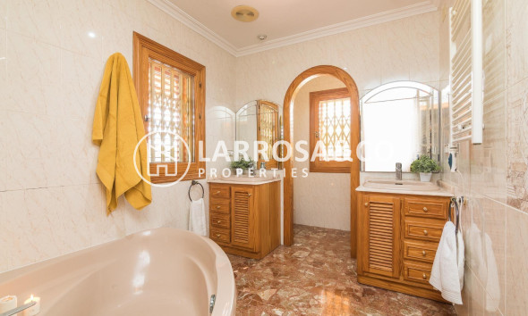 Resale - Detached House/Villa - Elche - Corte Ingles