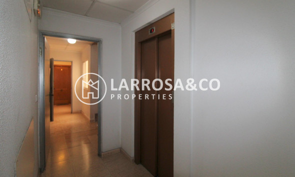 Resale - Apartment - Torrevieja - Centro