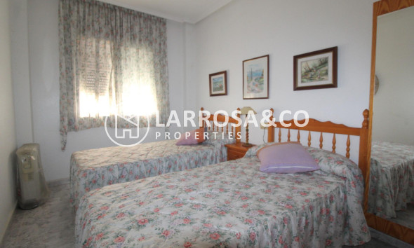 Resale - Apartment - Torrevieja - Playa del cura