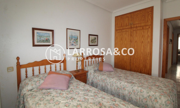 Resale - Apartment - Torrevieja - Playa del cura