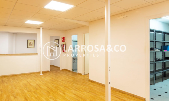 Alquiler larga estancia - Local - Orihuela - Zona Centro