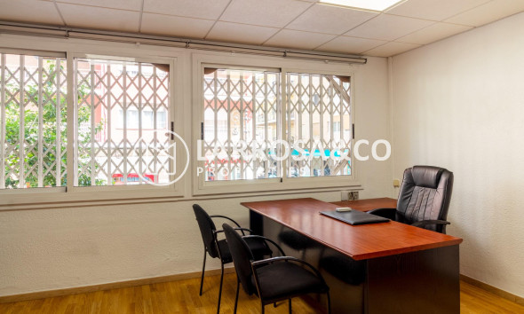 Alquiler larga estancia - Local - Orihuela - Zona Centro