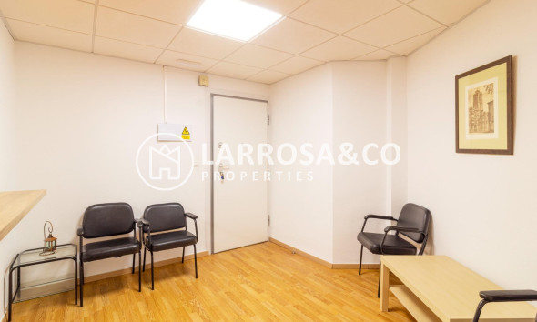 Alquiler larga estancia - Local - Orihuela - Zona Centro