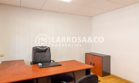 Alquiler larga estancia - Local - Orihuela - Zona Centro