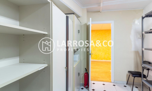 Alquiler larga estancia - Local - Orihuela - Zona Centro