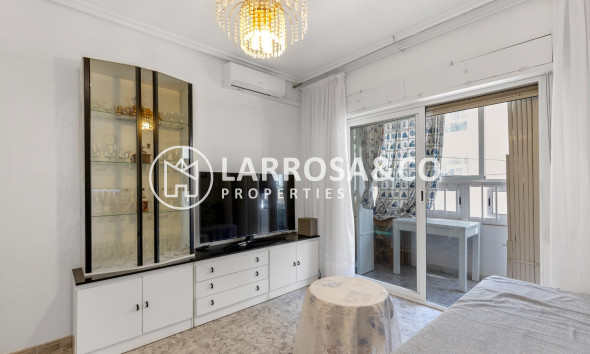 Resale - Apartment - Torrevieja - Centro - Muelle Pesquero