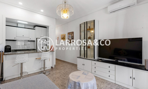 Resale - Apartment - Torrevieja - Centro - Muelle Pesquero