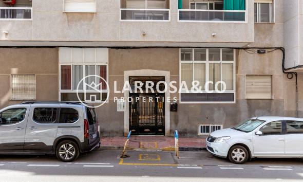 Resale - Apartment - Torrevieja - Centro - Muelle Pesquero