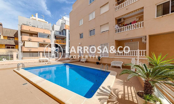 Resale - Apartment - Torrevieja - Playa del cura