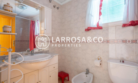 Resale - Apartment - Torrevieja - Playa del cura