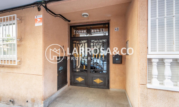 Resale - Apartment - Torrevieja - Playa del cura