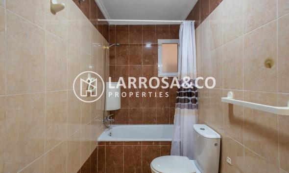 Resale - Apartment - Torrevieja - Centro