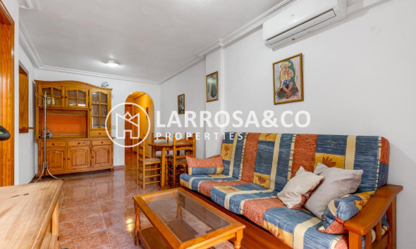 Resale - Ground floor apartment - Torrevieja - Estacion de autobuses