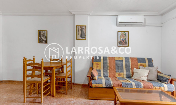 Resale - Ground floor apartment - Torrevieja - Estacion de autobuses