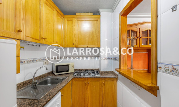 Resale - Ground floor apartment - Torrevieja - Estacion de autobuses