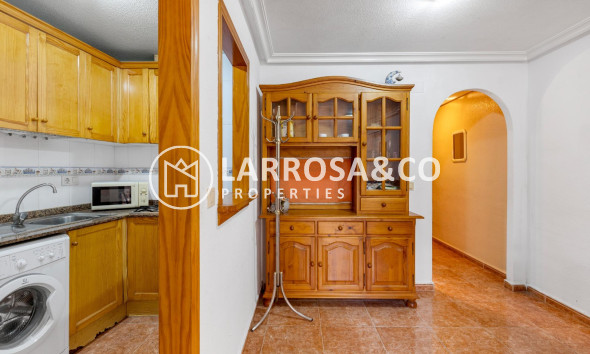 Resale - Ground floor apartment - Torrevieja - Estacion de autobuses